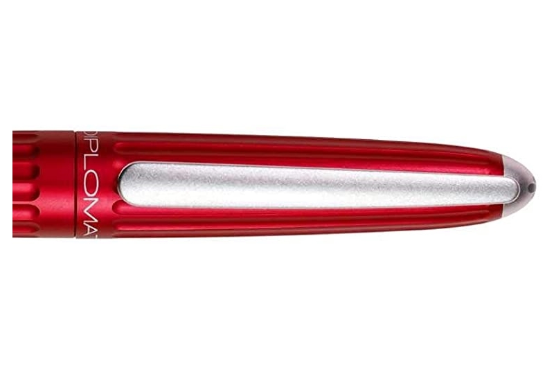 DIPLOMAT-Stylo-plume AERO rouge - plume medium.