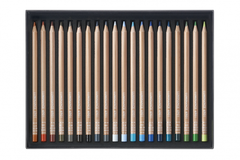 Boite carton de 40 crayons de couleurs LUMINANCE 6901.